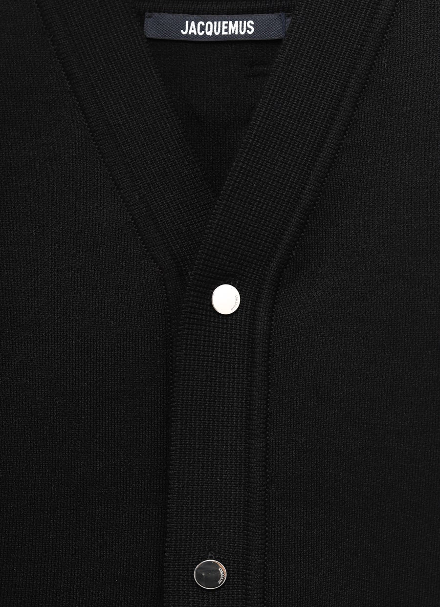 Le cardigan boutonné