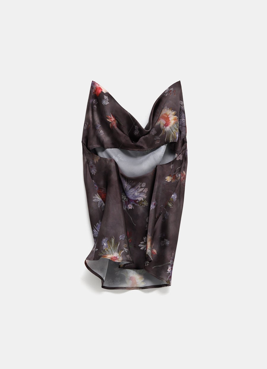 Top floral con tirantes invisibles