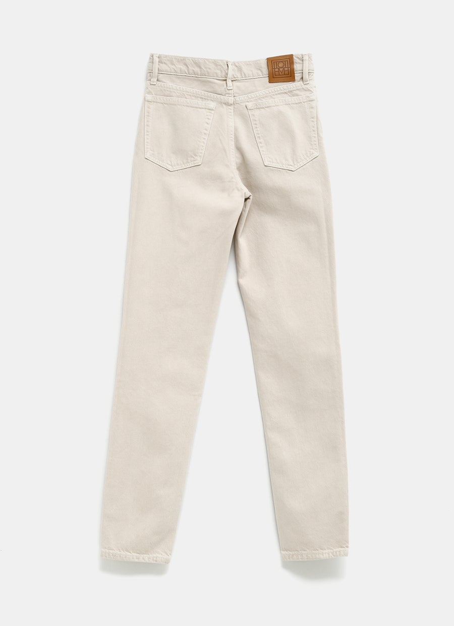 Pantalón vaquero con corte tapered